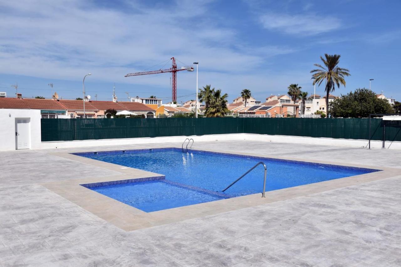 Casa Alex Torrevieja- Holiday House - Con Piscina Comunitaria 외부 사진