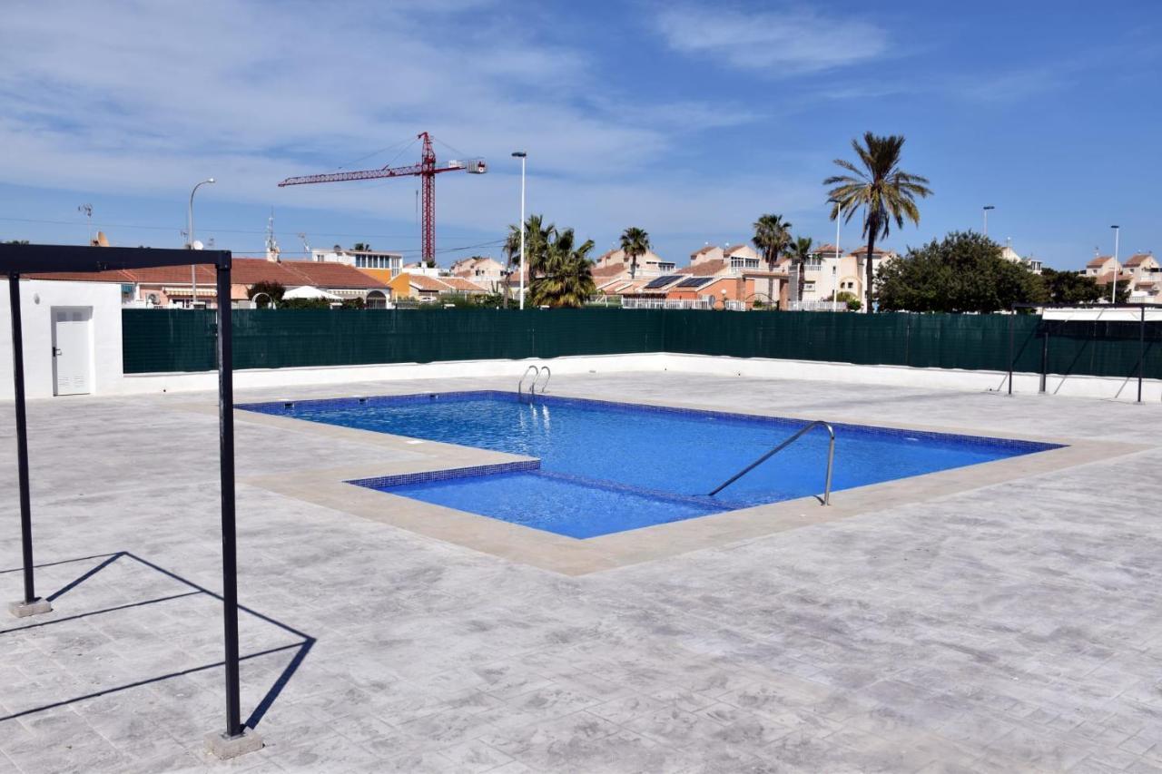 Casa Alex Torrevieja- Holiday House - Con Piscina Comunitaria 외부 사진